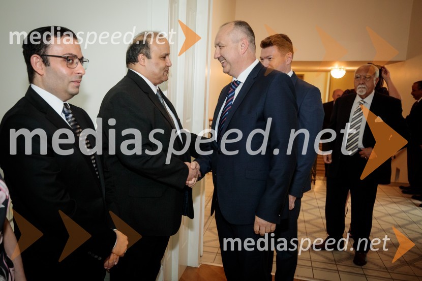  Osama Rihan, namestnik veleposlanika Arabske republike Egipt;  Youssef Diaeldin Mekkawy, veleposlanik Arabske republike Egipt; dr. Nedžad Grabus, mufti islamske skupnosti;  Nevzet  Porić, tajnik islamske skupnosti;  Samir Amarin, častni generalni konzul JordanijeEgiptovski nacionalni dan, praznovanje in sprejem egiptovskega veleposlanika