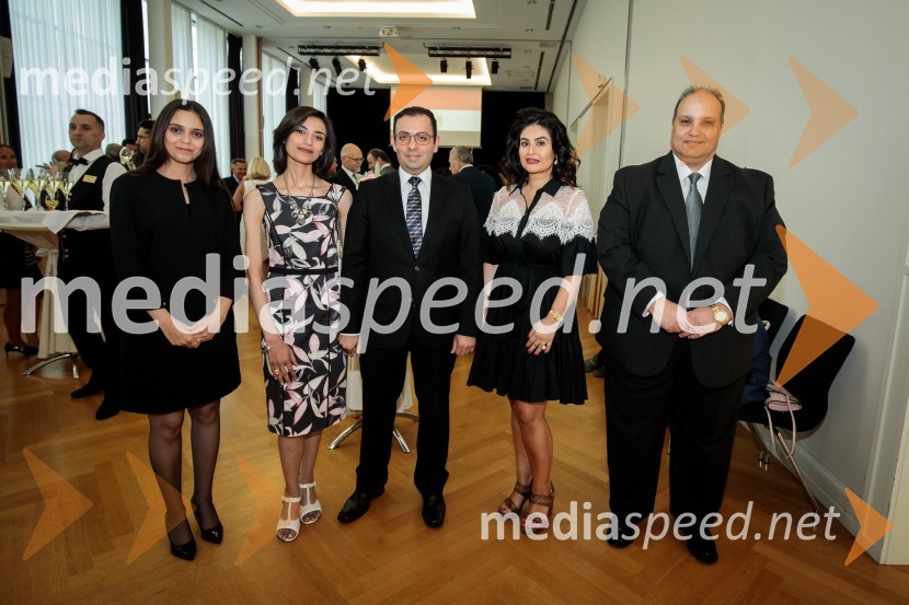  Yasmine Akef, tretja sekretartka, veleposlaništvo Arabske Republike Egipt;  Nermeen Sayed;  Osama Rihan, namestnik veleposlanika Arabske Republike Egipt;  Sherin Barakat;  Youssef Diaeldin Mekkawy, veleposlanik Arabske republike EgiptEgiptovski nacionalni dan, praznovanje in sprejem egiptovskega veleposlanika