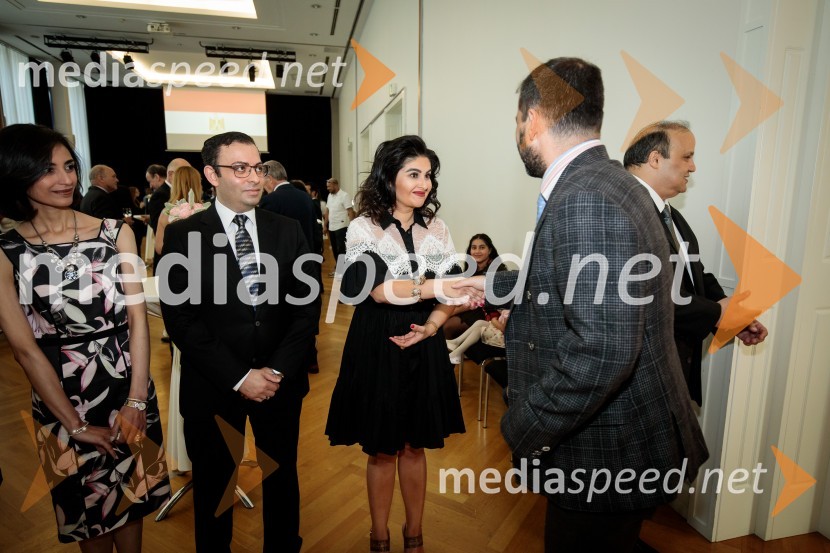  Nermeen Sayed;  Osama Rihan, namestnik veleposlanika Arabske republike Egipt;  Sherin Barakat;  ... ;  Youssef Diaeldin Mekkawy, veleposlanik Arabske republike EgiptEgiptovski nacionalni dan, praznovanje in sprejem egiptovskega veleposlanika