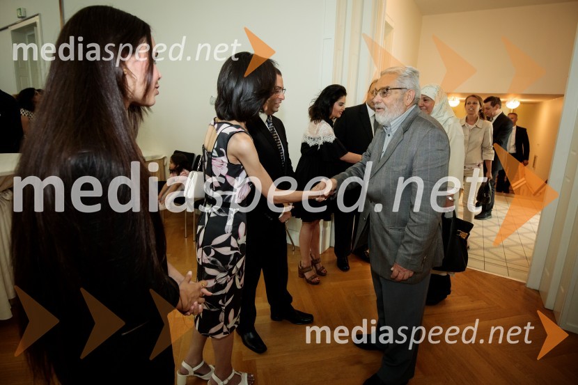  Yasmine Akef, tretja sekretartka, veleposlaništvo Arabske Republike Egipt;  Nermeen Sayed;  Osama Rihan, namestnik veleposlanika Arabske republike Egipt;  Sherin Barakat;  ... Egiptovski nacionalni dan, praznovanje in sprejem egiptovskega veleposlanika
