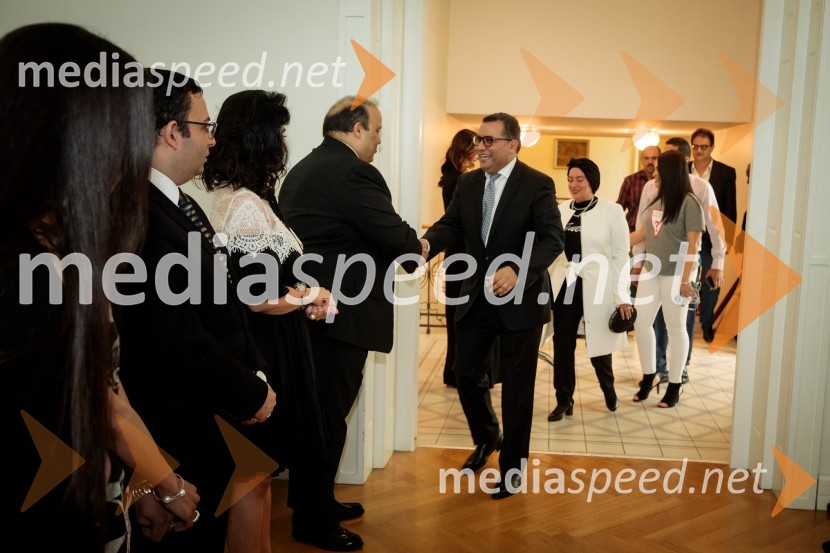  Nermeen Sayed;  Osama Rihan, namestnik veleposlanika Arabske republike Egipt;  Sherin Barakat;  Youssef Diaeldin Mekkawy, veleposlanik Arabske republike Egipt;  ... ;  ... ;  ... Egiptovski nacionalni dan, praznovanje in sprejem egiptovskega veleposlanika