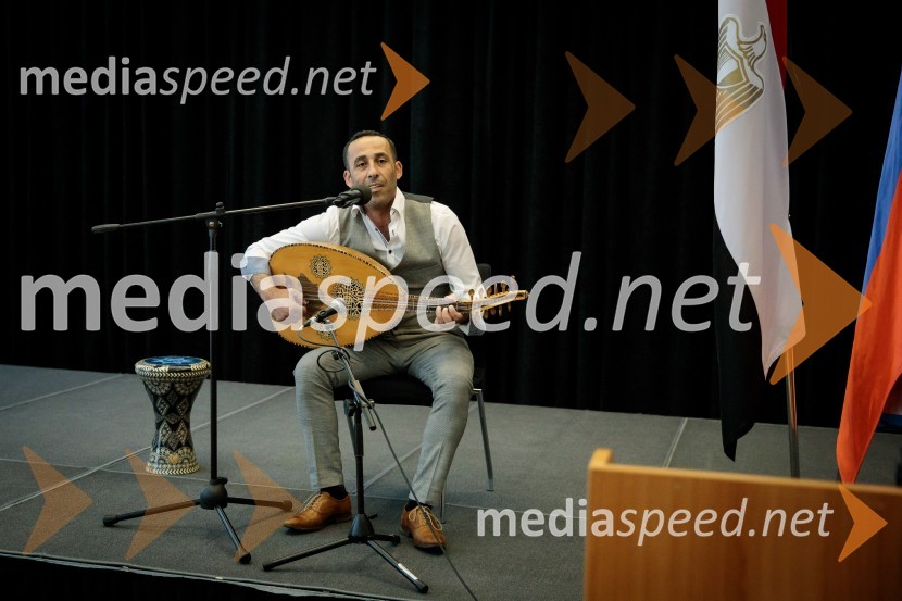  Mahmud Al-khatib, glasbenikEgiptovski nacionalni dan, praznovanje in sprejem egiptovskega veleposlanika