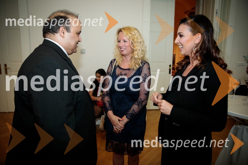  Youssef Diaeldin Mekkawy, veleposlanik Arabske republike Egipt;  Nina Keder, Media24;  Lea Zorc, osebna asistentka veleposlanika, veleposlaništvo Arabske republike EgiptEgiptovski nacionalni dan, praznovanje in sprejem egiptovskega veleposlanika