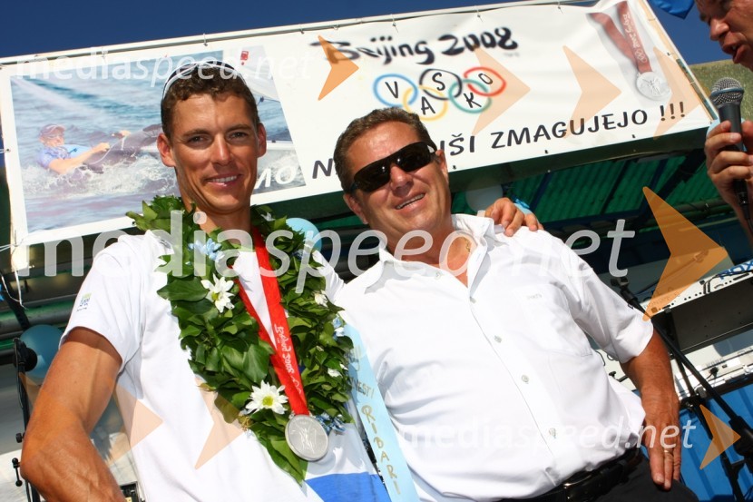 Vasilij Žbogar, olimpijski jadralec, in Slavko Žbogar, Vasilijev očeSprejem Vasilija Žbogarja v Izoli