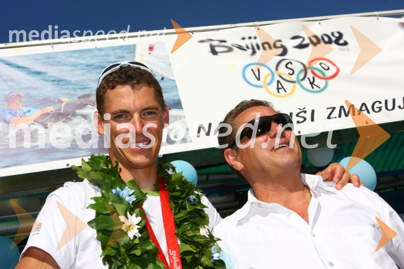 Vasilij Žbogar, olimpijski jadralec, in Slavko Žbogar, Vasilijev očeSprejem Vasilija Žbogarja v Izoli