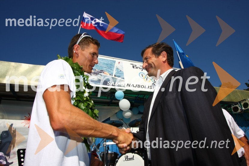 Vasilij Žbogar, olimpijski jadralec in Karl Viktor Erjavec, minister za obrambo RSSprejem Vasilija Žbogarja v Izoli