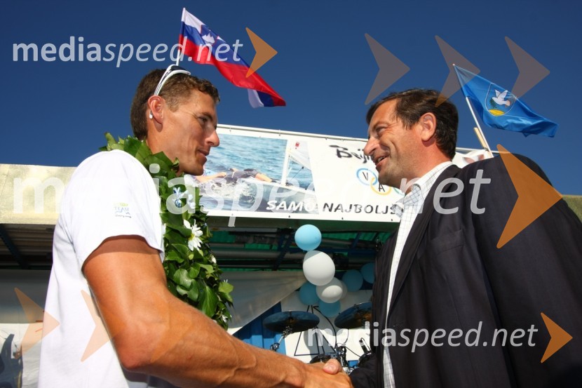 Vasilij Žbogar, olimpijski jadralec in Karl Viktor Erjavec, minister za obrambo RSSprejem Vasilija Žbogarja v Izoli