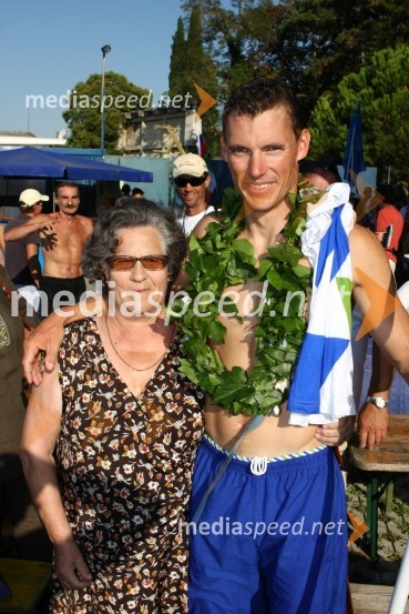 Vasilijeva babica in Vasilj Žbogar, olimpijski jadralecSprejem Vasilija Žbogarja v Izoli