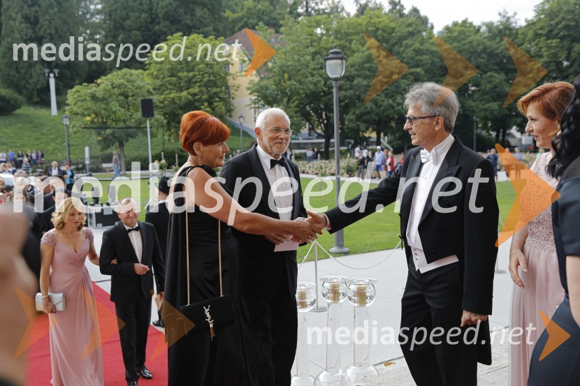  ... ;  ... ;  ... ;  ... ;  Franci Križan, organizator Aninega plesa;  Biserka KrižanAnin ples 2019