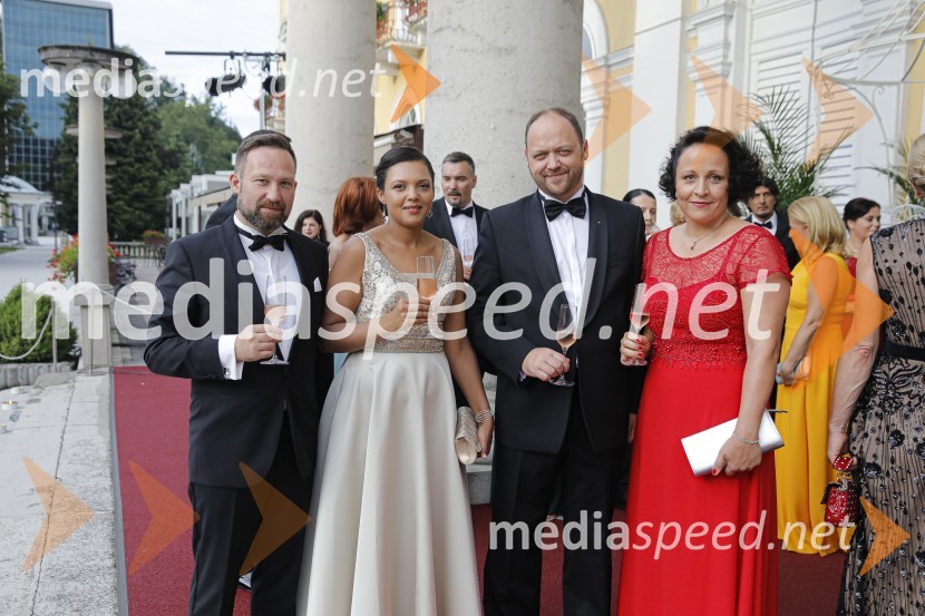  Peter Kobolt;  Sara Kobolt;  Boštjan Gorjup, direktor podjetja BSH, predsednik Gospodarske zbornice Slovenije;  Mateja  Gorjup Anin ples 2019