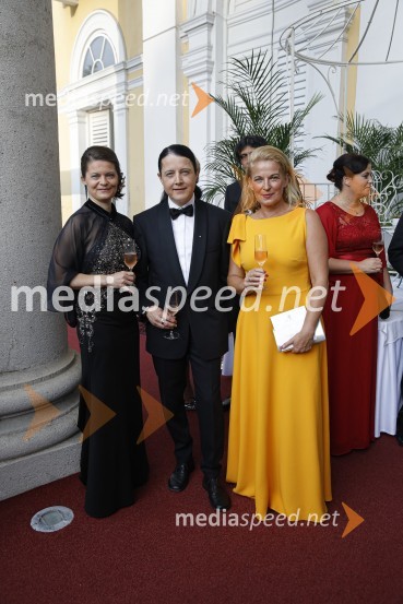  Renata  Kerovec;  Stanko Kolar;  Anja Šketa, Vodja Planet Tuš Celje;  ... Anin ples 2019