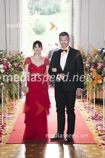  Blanka Ogrizek;  Simon  Ogrizek, pred. Svetovnega združenja cvetličarjevAnin ples 2019