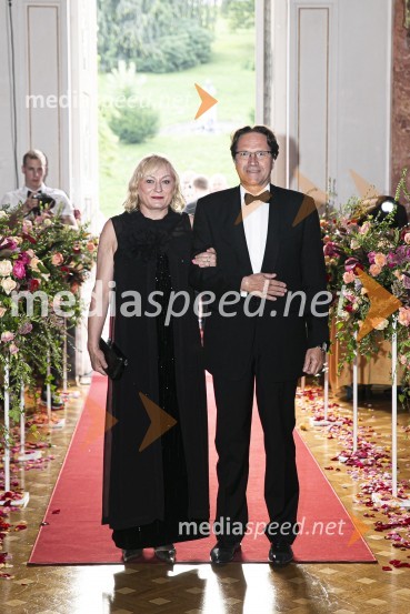  Breda Razdevšek, odvetnica;  Borut Razdevšek, nekdanji direktor podjetja DebitelAnin ples 2019