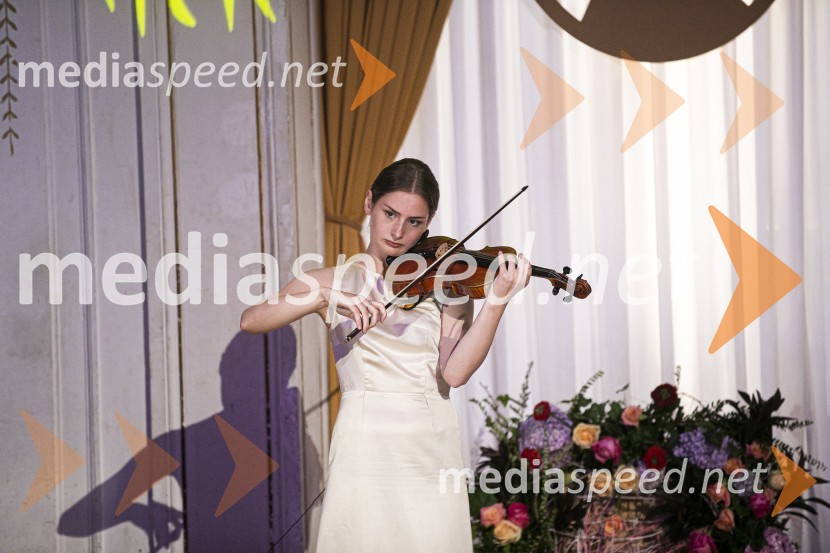  Marija Terezija Kolman, violinistkaAnin ples 2019