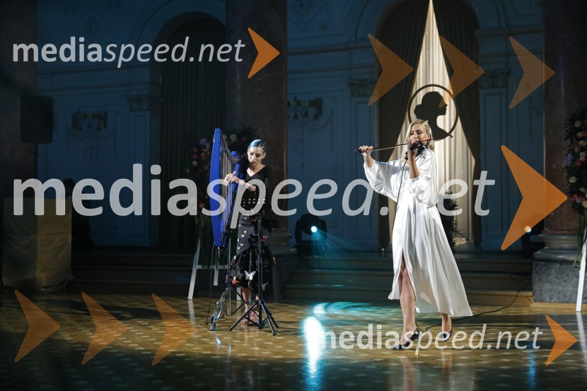  RAIVEN, pevka;  Maša Golob, violinistkaAnin ples 2019