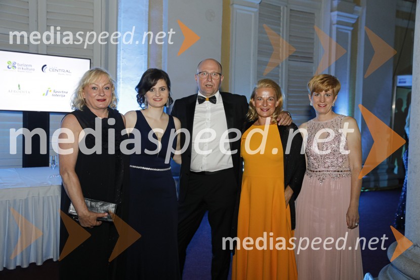  Breda Razdevšek, odvetnica;  Maja Križan, vodja prireditve Anin ples;  Boštjan Brantuša, Projektni vodja Hrvaške, SES Spar ;  Anja Šketa, Vodja Planet Tuš Celje;  Petra Križan, Turizem LjubljanaAnin ples 2019