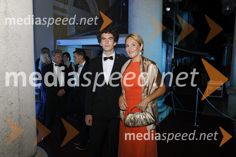  Jaša Virant;  Milanka  Virant Levstik, direktorica, Frizersko kozmetični salon MinkaAnin ples 2019