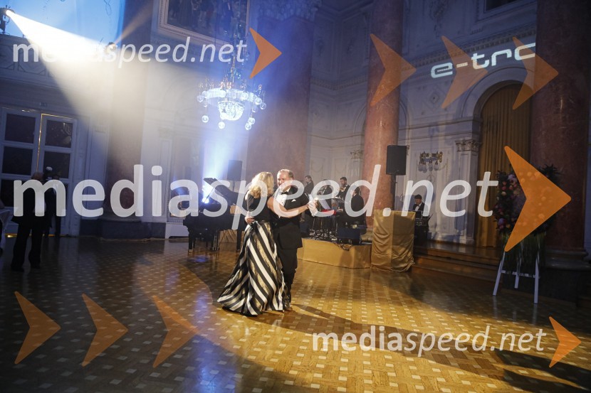  Sonja Molek Cestnik; prof. dr. Bojan Cestnik, predsednik Rotary Cluba Ljubljana IlirijaAnin ples 2019