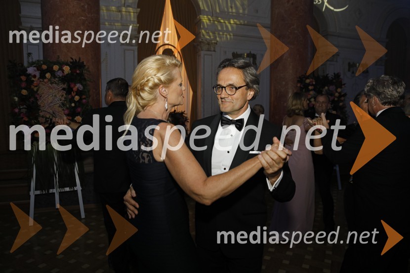  Sanja Stanić;  Martin Wienerroither, generalni direktor Porsche SlovenijaAnin ples 2019