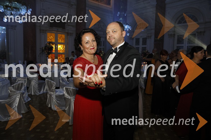  Mateja  Gorjup ;  Boštjan Gorjup, direktor podjetja BSH, predsednik Gospodarske zbornice SlovenijeAnin ples 2019