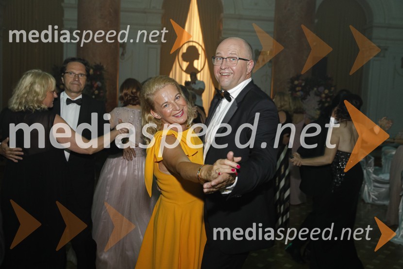  ... ;  ... ;  Anja Šketa, Vodja Planet Tuš Celje;  Boštjan Brantuša, Projektni vodja Hrvaške, SES Spar Anin ples 2019