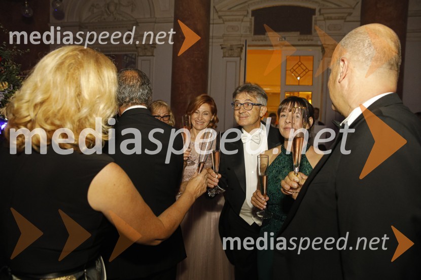  Biserka Križan;  Franci Križan, organizator Aninega plesa;  Barbara KneževičAnin ples 2019