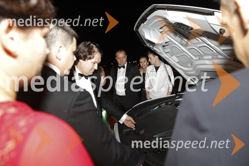 doc. dr.  Mitja Slavinec, dekan, Fakulteta za naravoslovje in matematiko, Univerza v MariboruAnin ples 2019