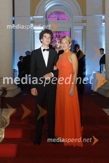  Jaša Virant;  Milanka  Virant Levstik, direktorica, Frizersko kozmetični salon MinkaAnin ples 2019