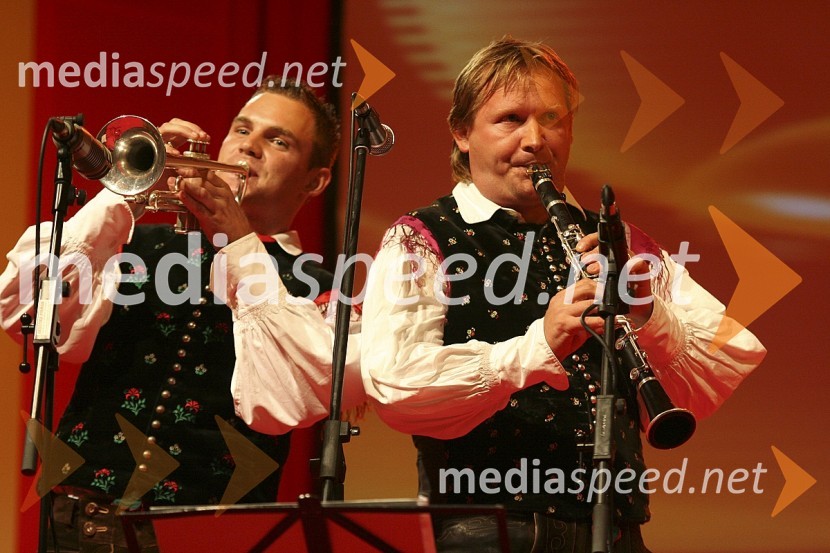 Klemen Kladnik in Robert Primožič, člana ansambla GašperjiFestival Avsenikov 2008