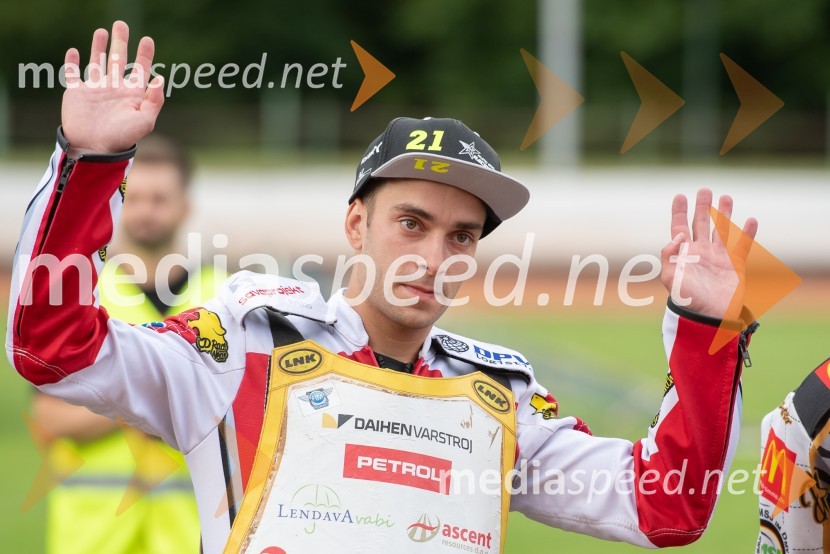 Matej Žagar do osemnajstega naslova