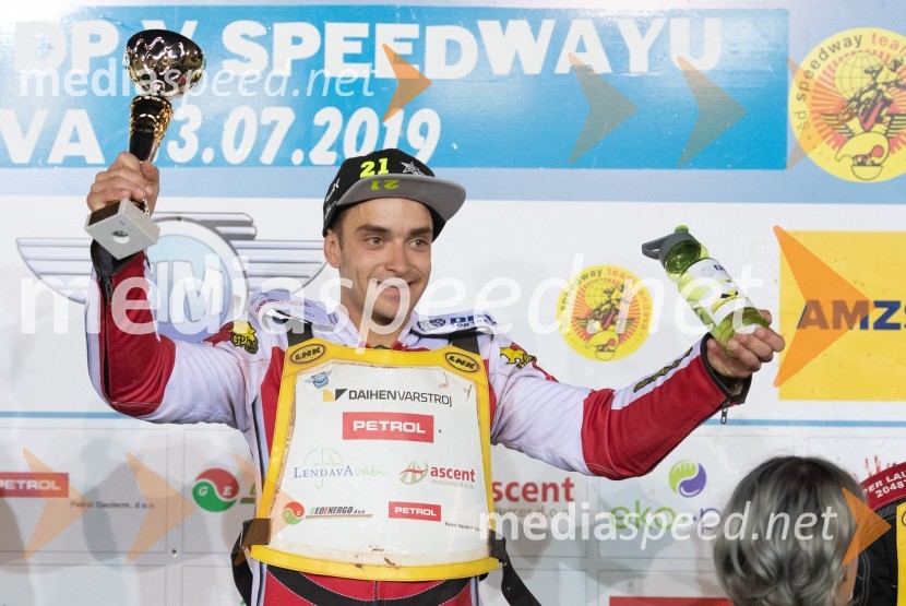 Matej Žagar do osemnajstega naslova