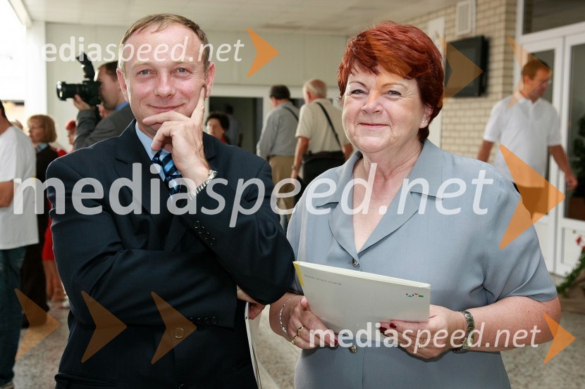 Stane Kocutar, urednik oddaj na Radiu Maribor in Heather Pirjevec, moderatorka na Radiu MariborOtvoritev 46. mednarodnega kmetijsko-živilskega sejma v Gornji Radgoni