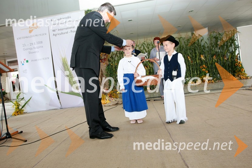Dr. Danilo Türk, predsednik Republike Slovenije in otroški kmečki parOtvoritev 46. mednarodnega kmetijsko-živilskega sejma v Gornji Radgoni