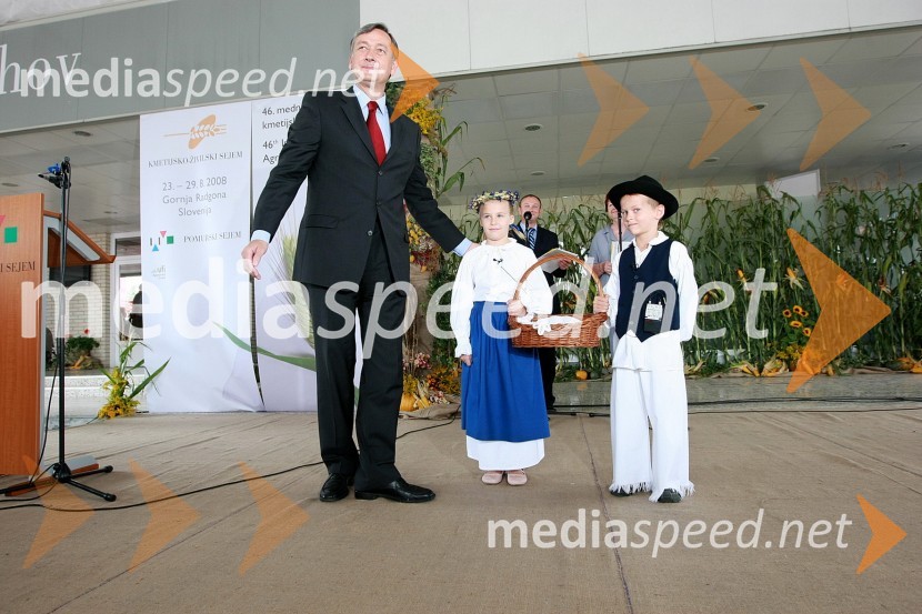 Dr. Danilo Türk, predsednik Republike Slovenije in otroški kmečki parOtvoritev 46. mednarodnega kmetijsko-živilskega sejma v Gornji Radgoni