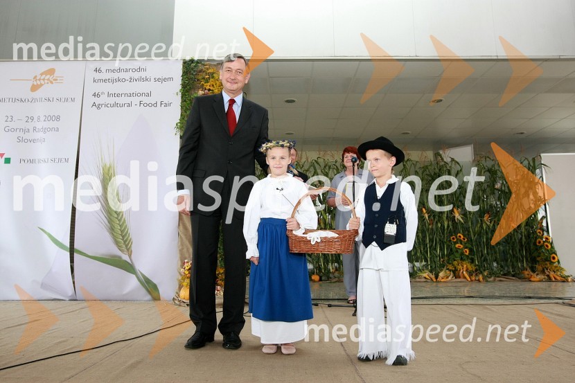 Dr. Danilo Türk, predsednik Republike Slovenije in otroški kmečki parOtvoritev 46. mednarodnega kmetijsko-živilskega sejma v Gornji Radgoni