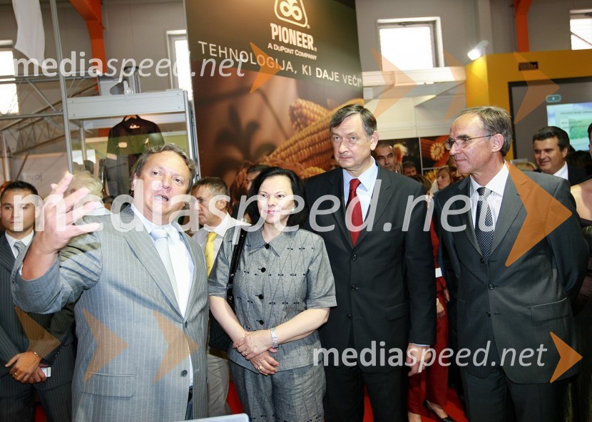 Iztok Jarc, minister za kmetijstvo, gozdarstvo in prehrano Republike Slovenije, dr. Danilo Türk, predsednik Republike Slovenije in soproga Barbara Miklič Türk ter Janez Erjavec, direktor Pomurskega sejmaOtvoritev 46. mednarodnega kmetijsko-živilskega sejma v Gornji Radgoni