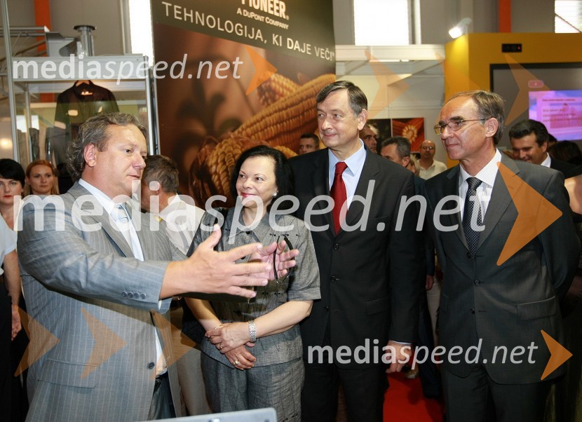 Iztok Jarc, minister za kmetijstvo, gozdarstvo in prehrano RS, dr. Danilo Türk, predsednik Republike Slovenije in soproga Barbara Miklič Türk ter Janez Erjavec, direktor Pomurskega sejmaOtvoritev 46. mednarodnega kmetijsko-živilskega sejma v Gornji Radgoni