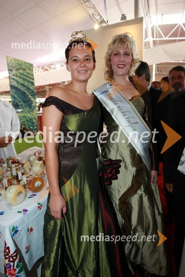 Svetlana Širec, Vinska kraljica Slovenije 2008 in Tamara Dominko, Hrvaška vinska kraljica 2008Otvoritev 46. mednarodnega kmetijsko-živilskega sejma v Gornji Radgoni