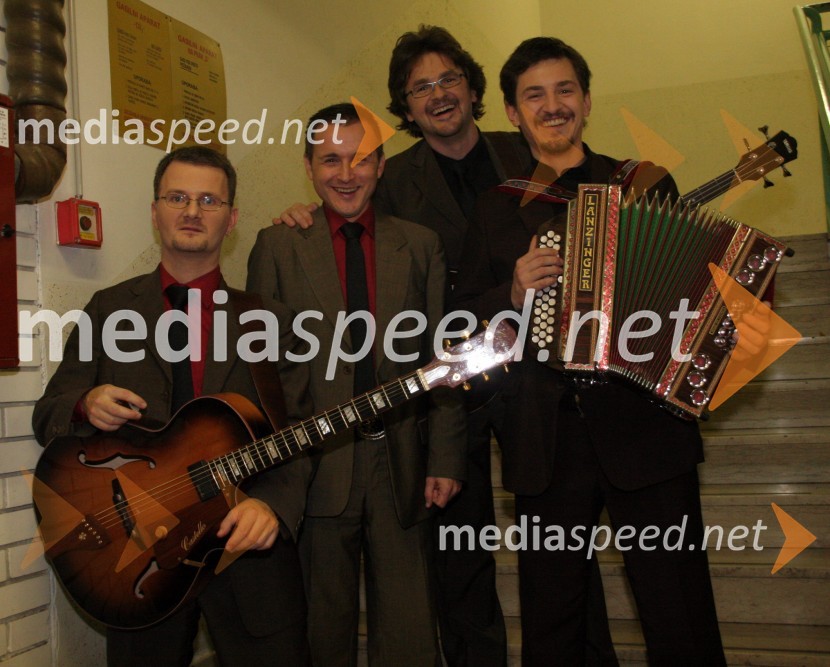 Skupina Slapovi20 naj viž narodno zabavne glasbe v dvorani Tabor