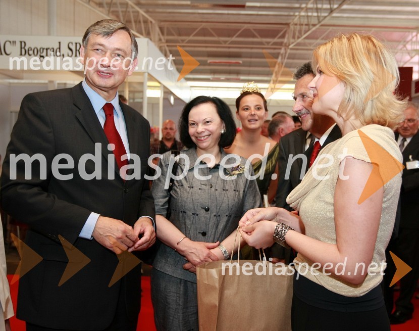 Dr. Danilo Türk, predsednik Republike Slovenije in soproga Barbara Miklič Türk, Anton Kampuš, župan občine Gornja Radgona in Norma Bale, direktorica Zavoda za kulturo, turizem in promocijo Gornja RadgonaOtvoritev 46. mednarodnega kmetijsko-živilskega sejma v Gornji Radgoni