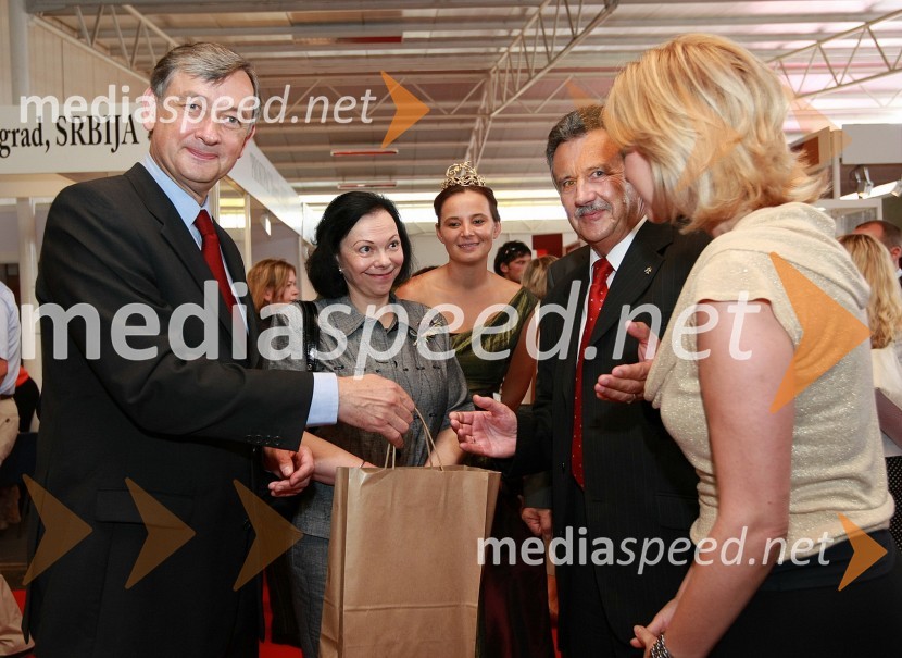 Dr. Danilo Türk, predsednik Republike Slovenije in soprog Barbara Miklič Türk, Svetlana Širec, Vinska kraljica Slovenije 2008, Anton Kampuš, župan občine Gornja Radgona in Norma Bale, direktorica Zavoda za kulturo, turizem in promocijo Gornja RadgonaOtvoritev 46. mednarodnega kmetijsko-živilskega sejma v Gornji Radgoni