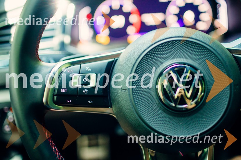 Volkswagen T-Roc Sport 2.0 TDI DSGVolkswagen T-Roc Sport 2.0 TDI DSG, mediaspeed test