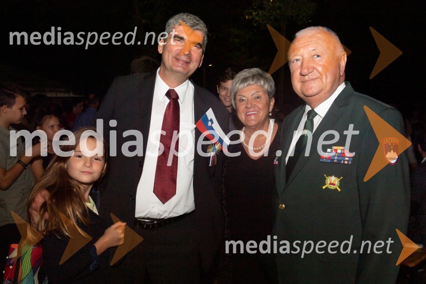  ... ;  ... ;  Anica Lipič;  Ladislav Lipič, častni občan MO Murska Sobota, predsednik Zveze veteranov vojne za SlovenijoDržavna proslava ob 100. obletnici združitve prekmurskih Slovencev z matičnim narodom