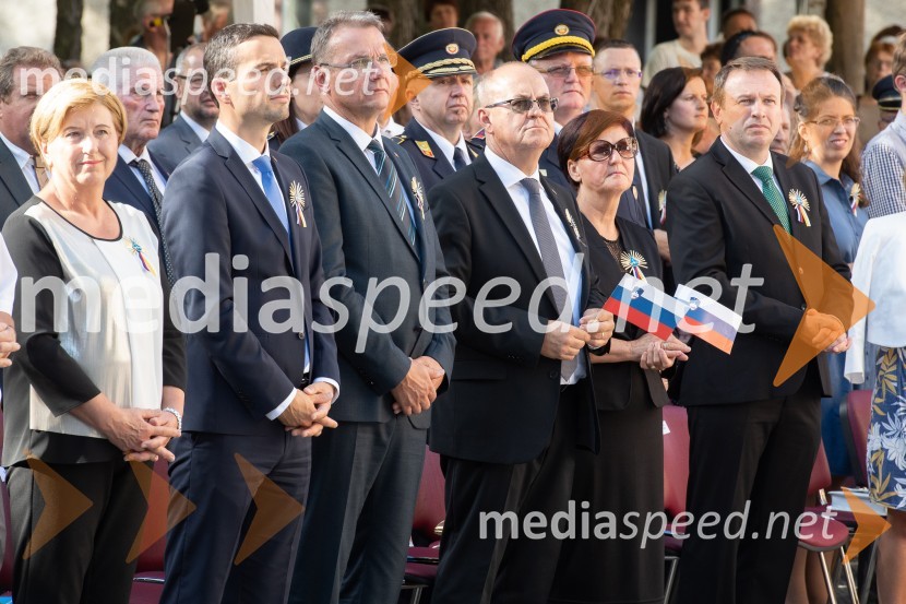  Ljudmila Novak, evropska poslanka, NSI;  Matej Tonin, predsednik NSi;  ... ;  ... ;  ... ;  ... Državna proslava ob 100. obletnici združitve prekmurskih Slovencev z matičnim narodom