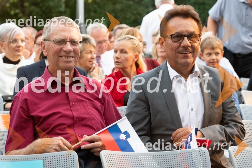  Edvard Mihalič, župan, Občina Rogašovci;  Stanko  Ivanušič , župan, Občina Razkrižje Državna proslava ob 100. obletnici združitve prekmurskih Slovencev z matičnim narodom