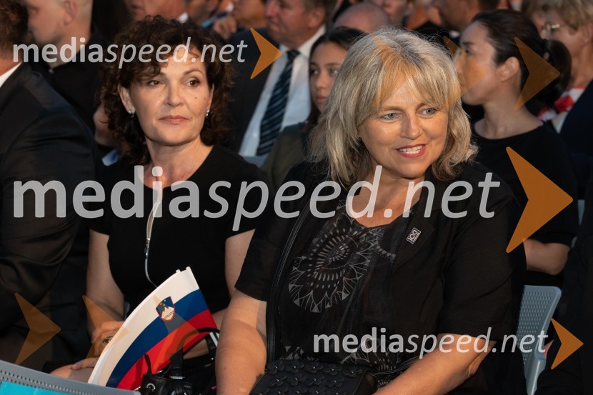  Cvetka Horvat;  Brigita Perhavec, direktorica Zavod za kulturo, Murska SobotaDržavna proslava ob 100. obletnici združitve prekmurskih Slovencev z matičnim narodom