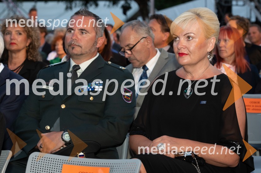  ... ;  Olga Belec, državna sekretarka, Urad za Slovence v tujini, nekdanja direktorica in lastnica Hotel DianaDržavna proslava ob 100. obletnici združitve prekmurskih Slovencev z matičnim narodom