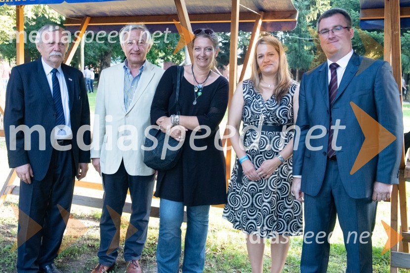  Marjan Šiftar, nekdanji ambasador v Makedoniji;  ... ;  ... ;  ... ;  ... Državna proslava ob 100. obletnici združitve prekmurskih Slovencev z matičnim narodom