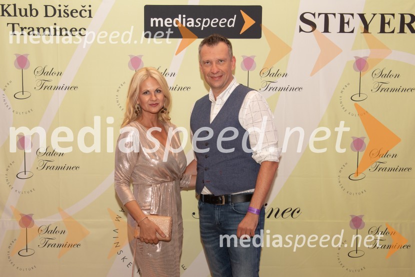 mag. Norma Bale, pisateljica in predsednica kluba Dišeči Traminec; prof. dr.  Iztok Palčič, prodekan za infrastrukturo in sodelovanje z okoljem na FS UM10. Salon Traminec 2019