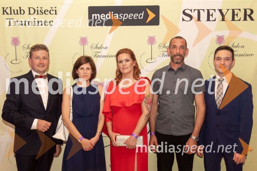  Danilo Steyer,   vinar, Steyer Vina; vinski vitez, predsednik Vinske reprezentance Slovenije;  ... ;  Magda Steyer, Steyer Vina;  ... ;  ... 10. Salon Traminec 2019